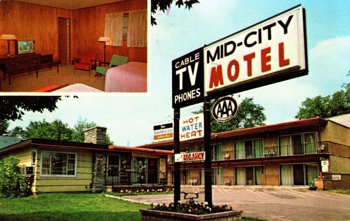 Mid-City Motel - Vintage Postcard